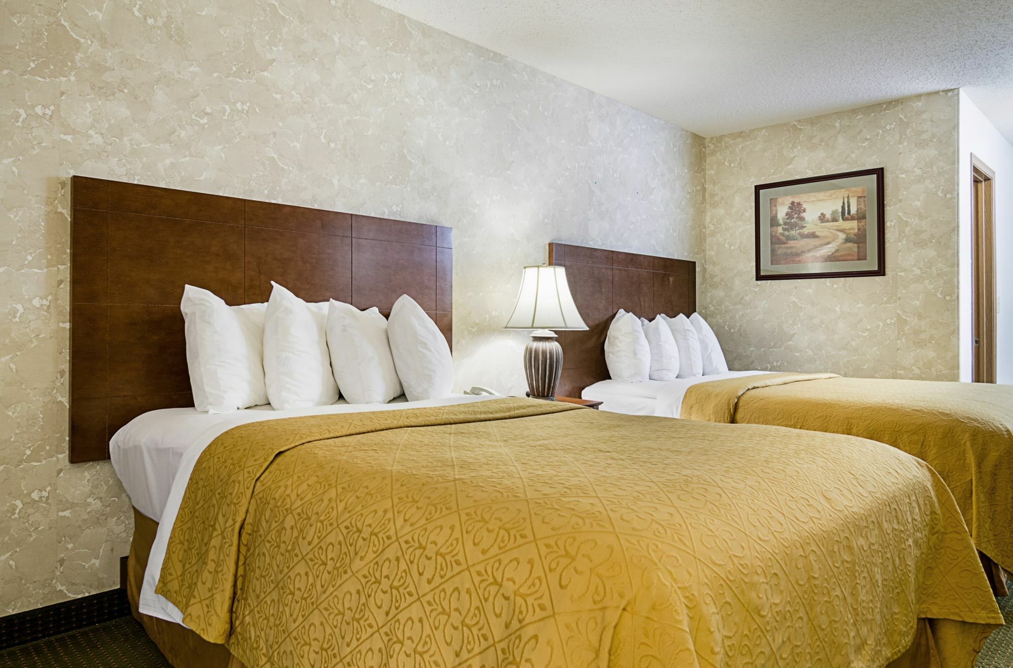 Quality Inn Hays I-70 Exterior foto